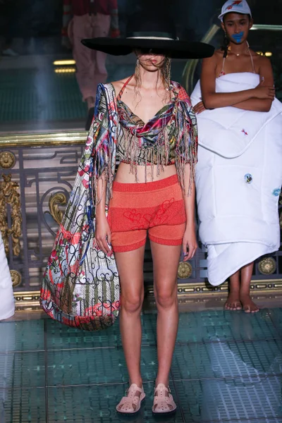 Look 12